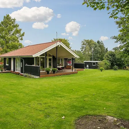 בית נופש Sommerhuset Rusen 24