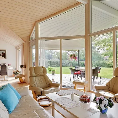 בית נופש Sommerhuset Rusen 24